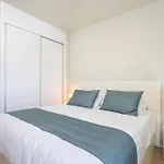 Home2book Modern With Pool In Lejlighed