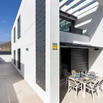 Lejlighed Home2book Modern With Pool In