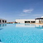 Lejlighed Home2book Modern With Pool In
